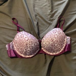 I’m selling a victoria secret red laced 34B bra.